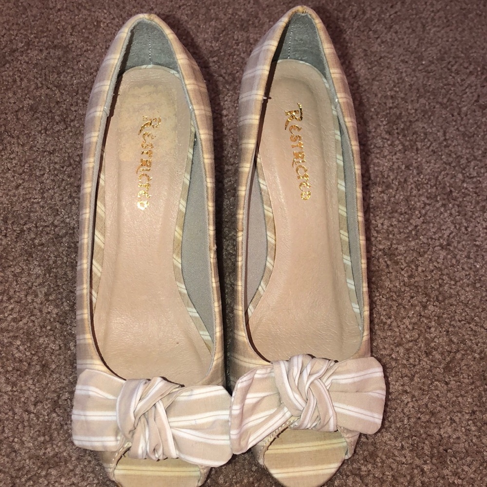 Women’s 7.5 restricted wedge sandal open toe